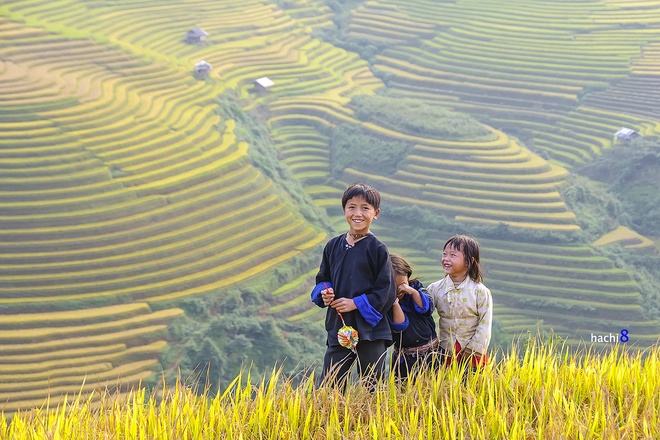 Ngắm nụ cười trẻ em Mù Cang Chải mùa lúa chín