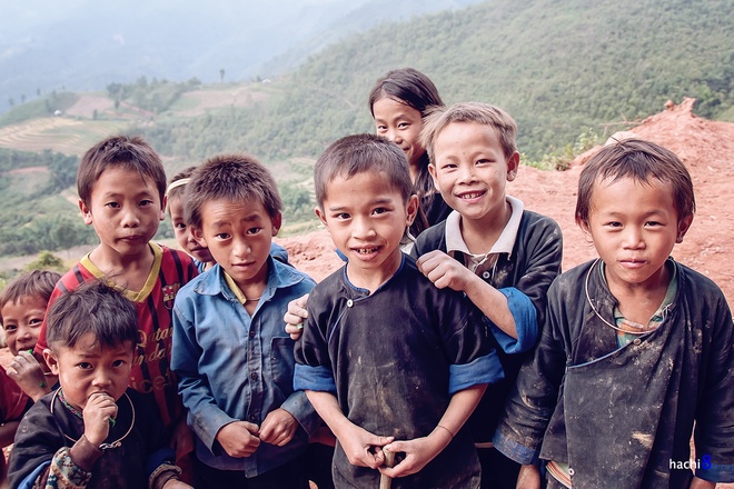 nụ cười trẻ em vùng cao