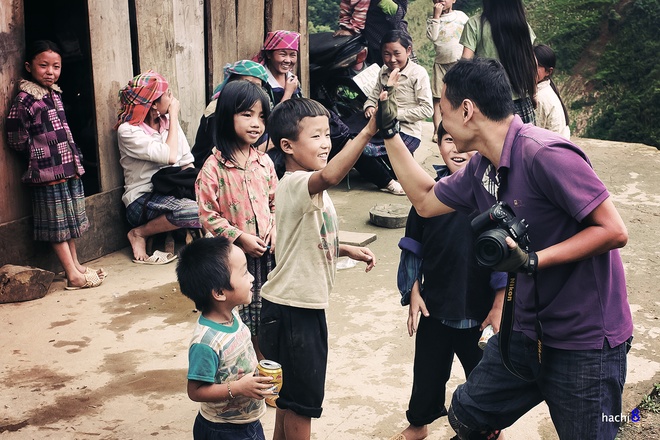 nụ cười trẻ em vùng cao