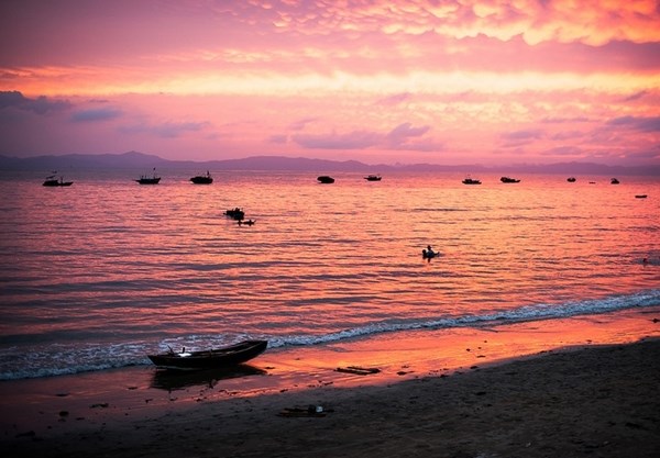 Ho&agrave;ng h&ocirc;n tr&ecirc;n biển C&ocirc; T&ocirc;