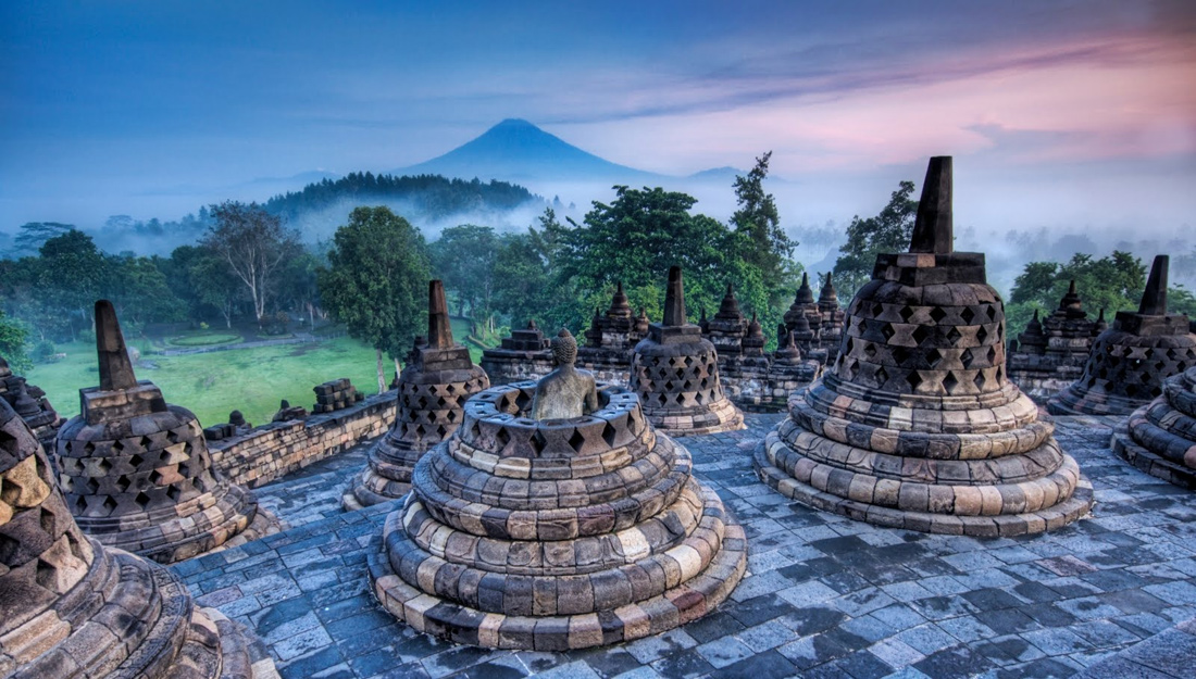 du-lich-Borobudur-Buddhist-Temple-Indonesia