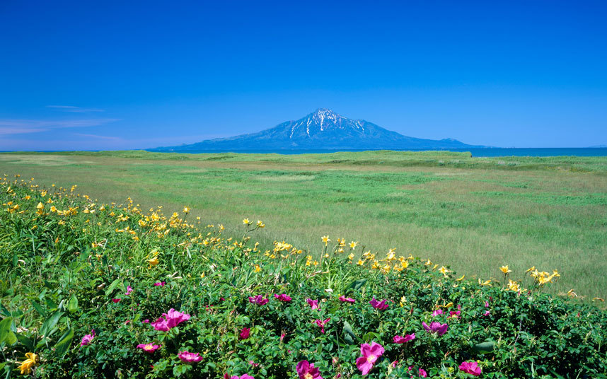 Những hòn đảo kỳ lạ của Nhật Bản